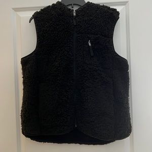 Sleeveless fleece vest with zipper